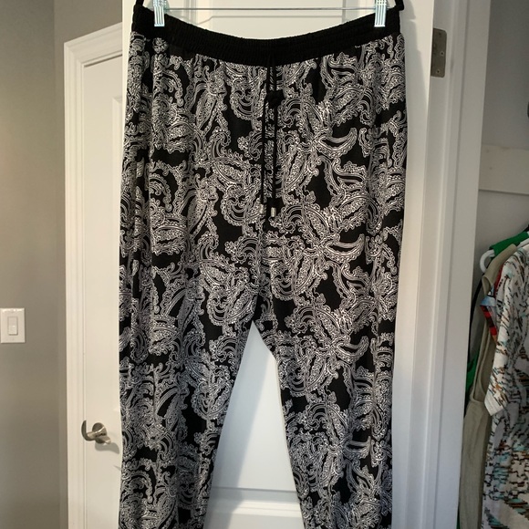 (16) Joseph Ribkoff pants/joggers - Picture 5 of 11